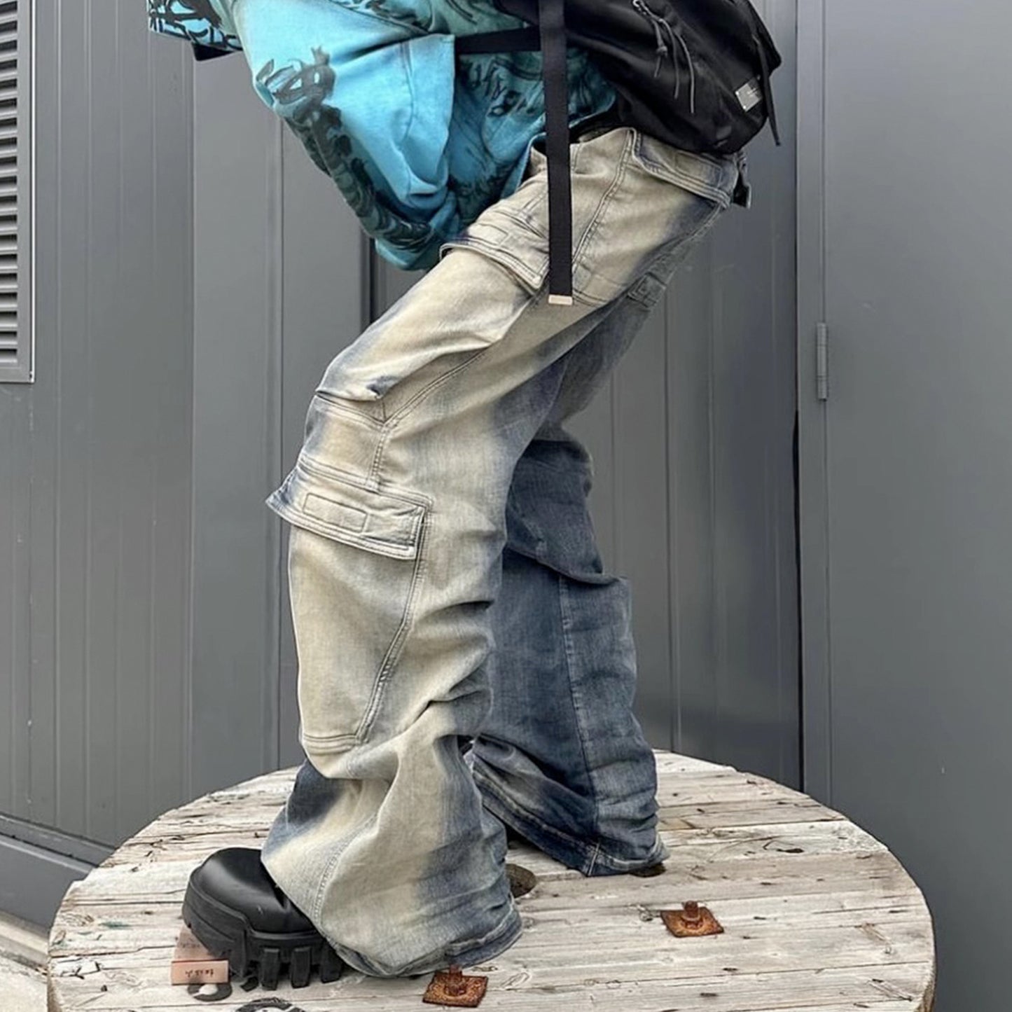 Washed Multi-pocket Gradient Jeans